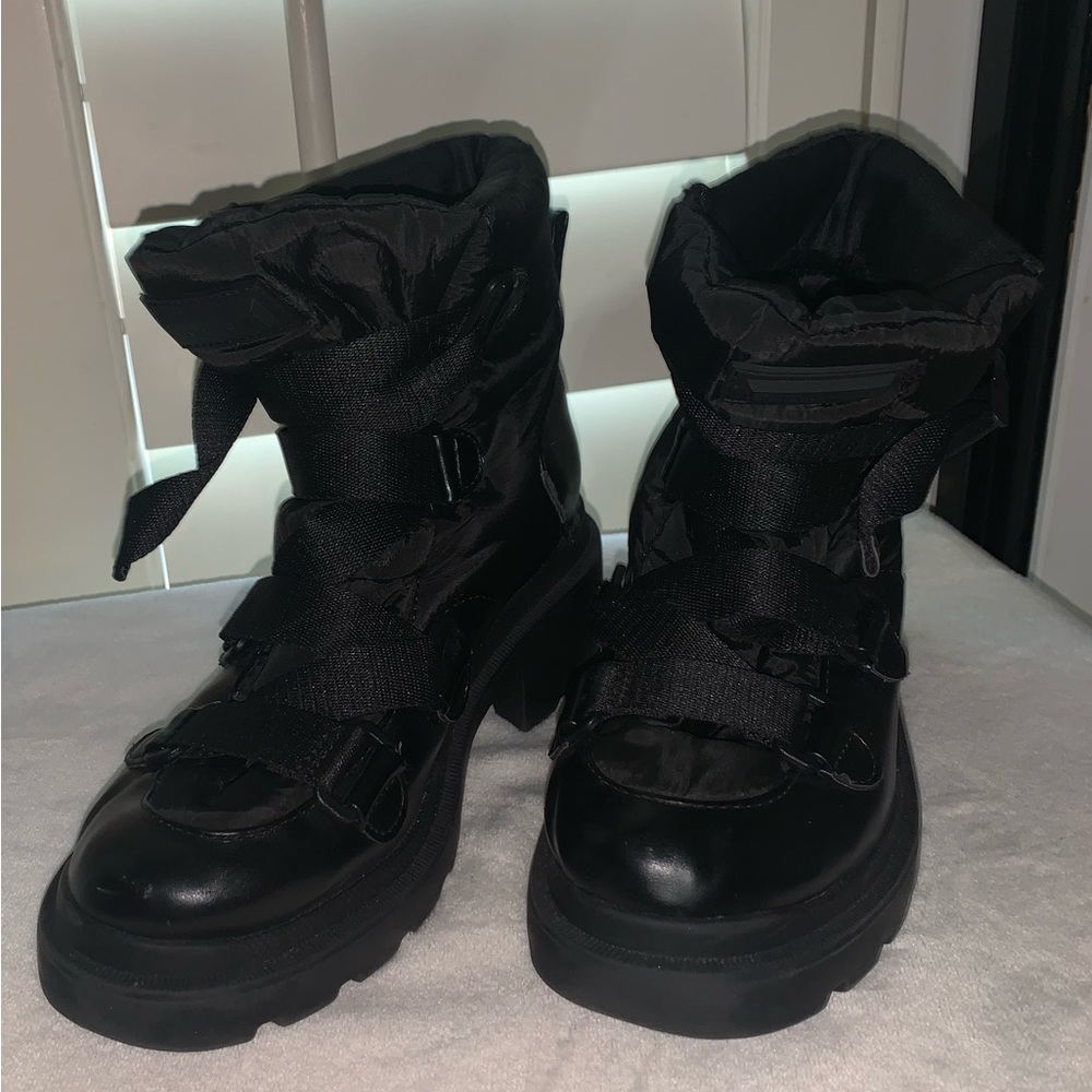 Kendall and Kylie Black Winter Puffer Boot